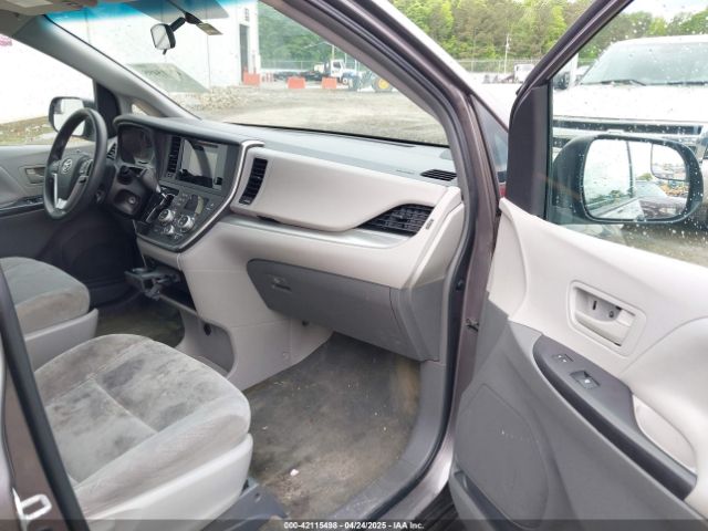 5TDZK3DC8FS678539 Toyota Sienna L 7 Passenger