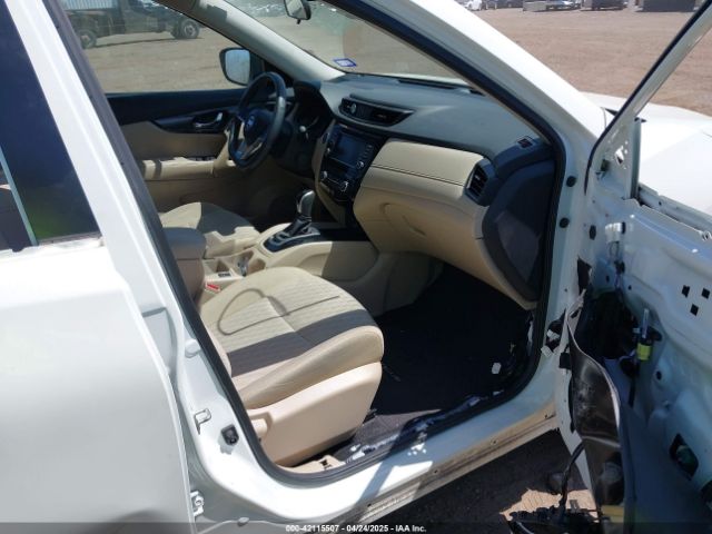 5N1AT2MT7JC733265 Nissan ROGUE SV