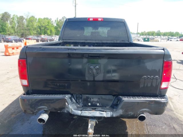 1C6RR7KT7KS519977 RAM 1500 Classic Express  4x4 5'7 Box
