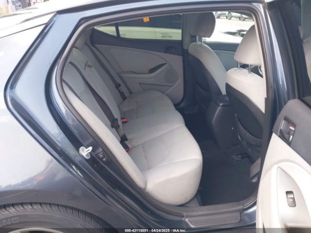 KNAGM4A76F5572205 KIA Optima Lx