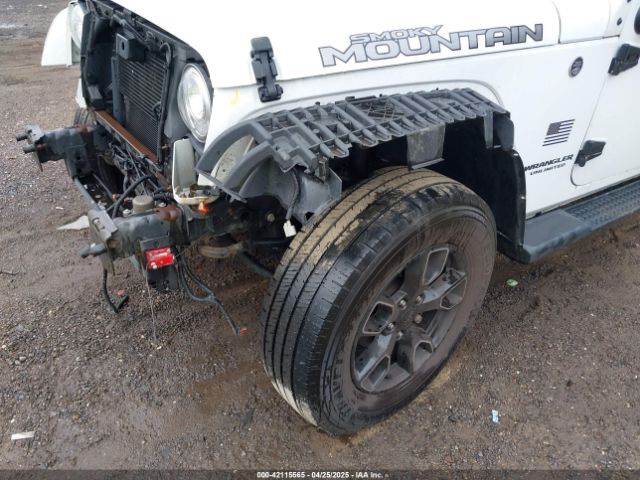 1C4BJWEG2HL676989 Jeep Wrangler Unlimited Smoky Mountain 4x4
