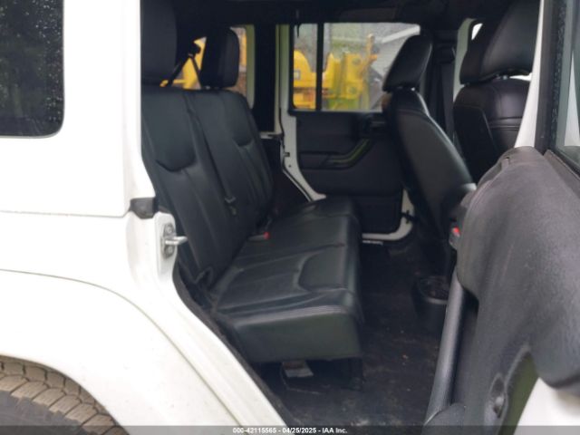 1C4BJWEG2HL676989 Jeep Wrangler Unlimited Smoky Mountain 4x4