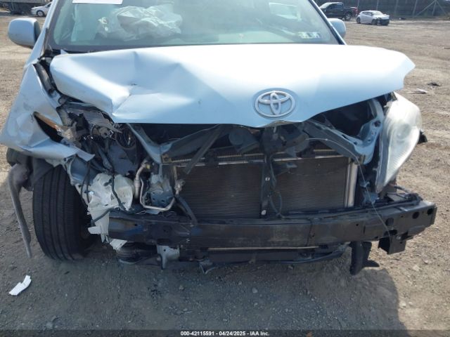 5TDKK3DC4GS701298 Toyota Sienna Le 8 Passenger