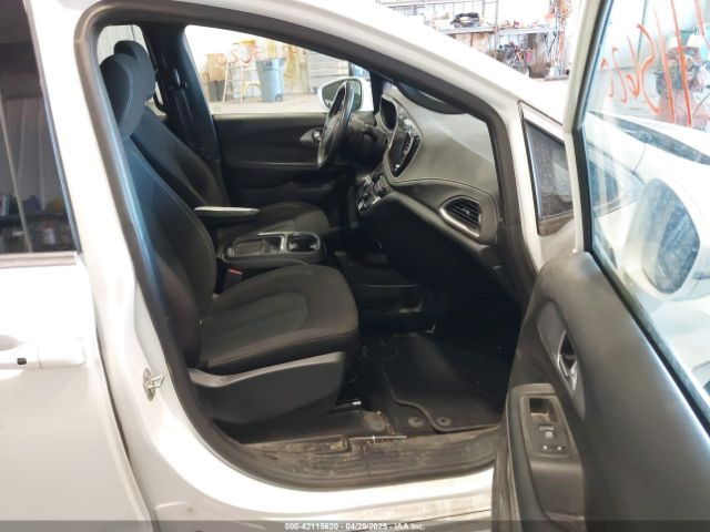 2C4RC1FG2NR162279 Chrysler Pacifica Touring