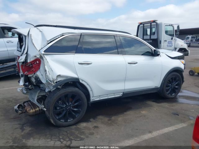 5XYPGDA55LG696963 KIA Sorento 3.3l S