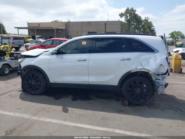 5XYPGDA55LG696963 KIA Sorento 3.3l S