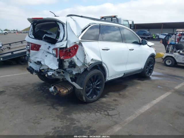5XYPGDA55LG696963 KIA Sorento 3.3l S
