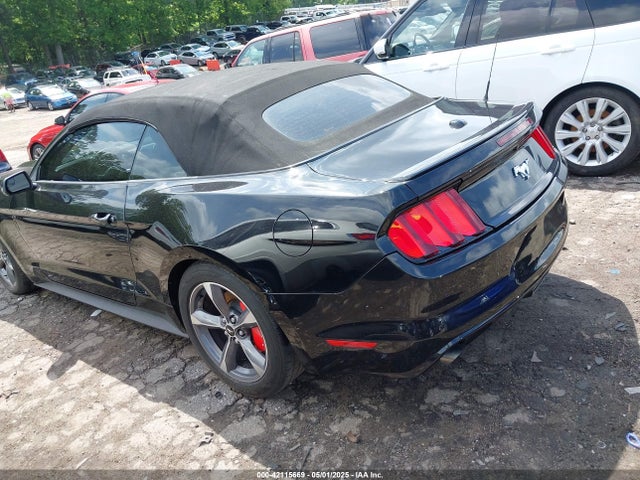 1FATP8EM0F5330497 Ford Mustang V6