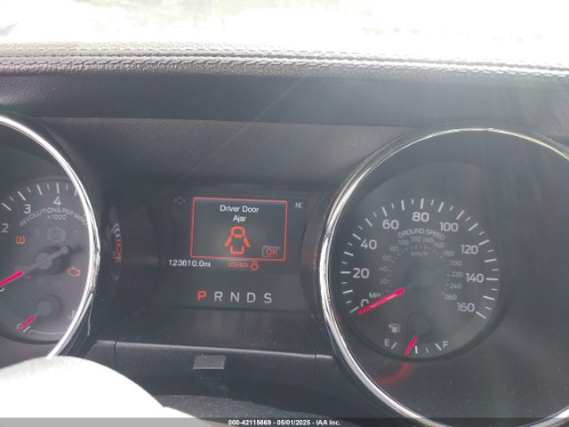 1FATP8EM0F5330497 Ford Mustang V6