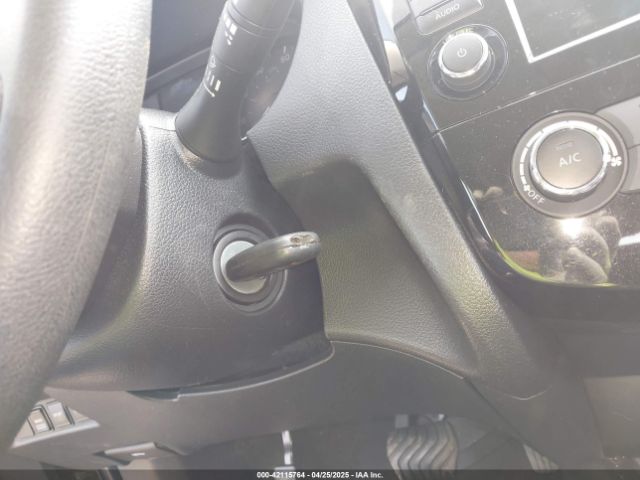 2018 NISSAN ROGUE KNMAT2MV3JP584786 Photo 10