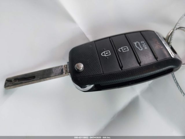 5XXGT4L33HG126012 KIA Optima Lx