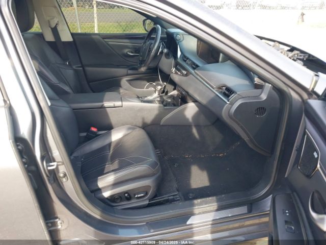 58AEA1C13MU005774 Lexus Es 300h Luxury