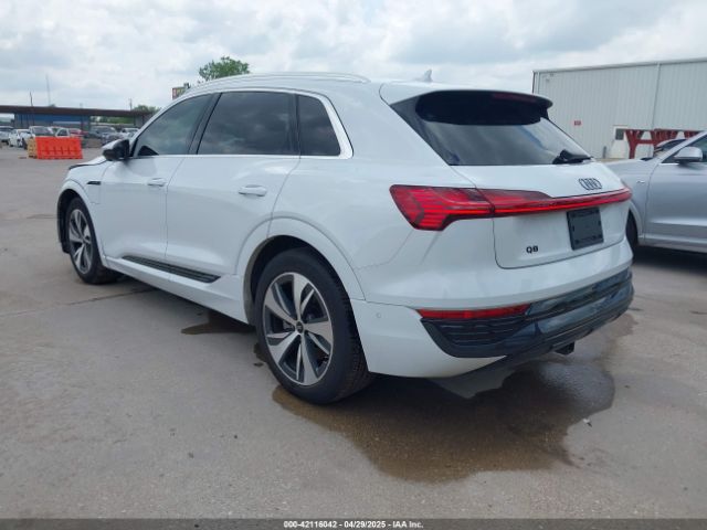 2024 AUDI Q8 E-TRON WA15AAGE0RB026474 Photo 2