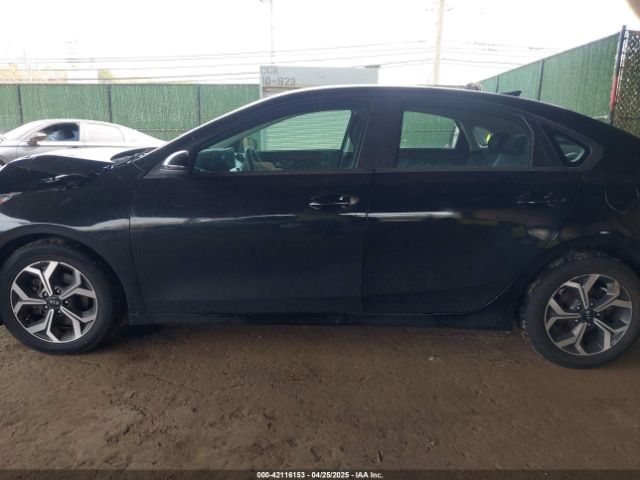 3KPF24ADXKE103885 KIA Forte Lxs