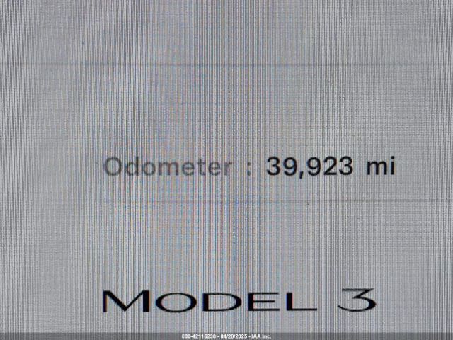5YJ3E1EA6NF238465 Tesla MODEL 3
