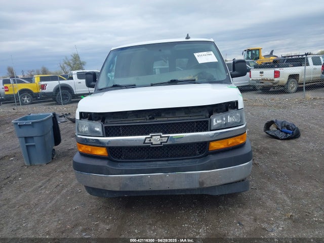 1GAZGPFG0J1329933 Chevrolet Express G3500 Lt
