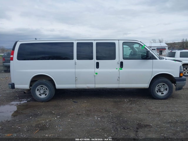 1GAZGPFG0J1329933 Chevrolet Express G3500 Lt