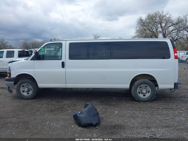 1GAZGPFG0J1329933 Chevrolet Express G3500 Lt
