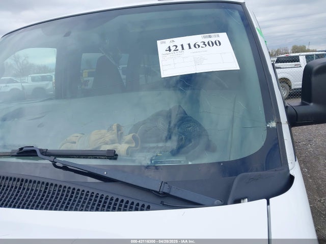 1GAZGPFG0J1329933 Chevrolet Express G3500 Lt