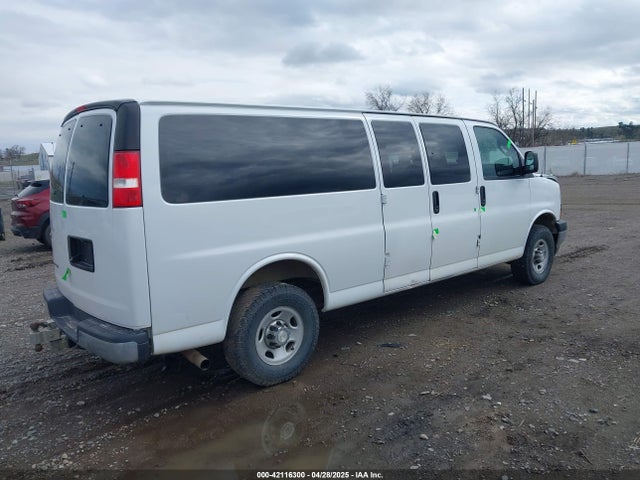1GAZGPFG0J1329933 Chevrolet Express G3500 Lt