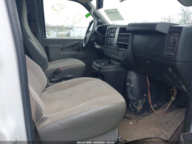 1GAZGPFG0J1329933 Chevrolet Express G3500 Lt