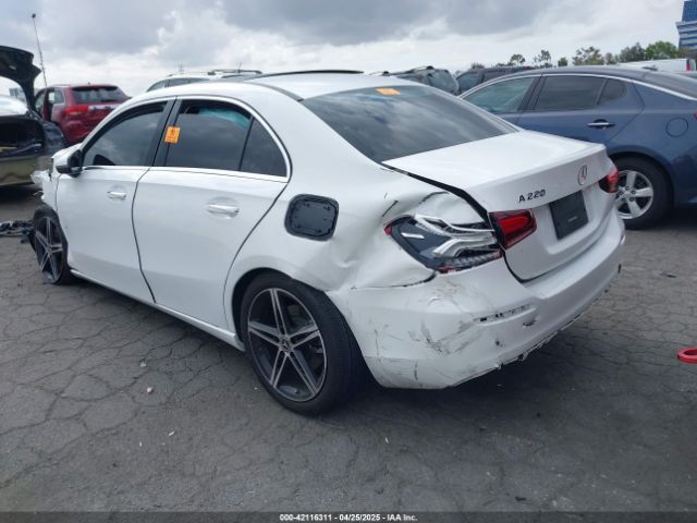 W1K3G4EB5MJ310273 Mercedes-Benz A 220