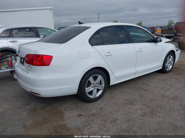 3VWLL7AJ6EM293389 Volkswagen 2014