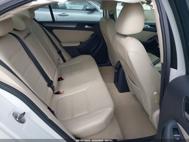3VWLL7AJ6EM293389 Volkswagen 2014