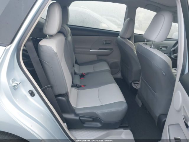 JTDZN3EU7FJ023672 Toyota Prius V Five