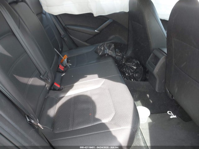 1VWDT7A31HC043618 Volkswagen 1.8 tsi