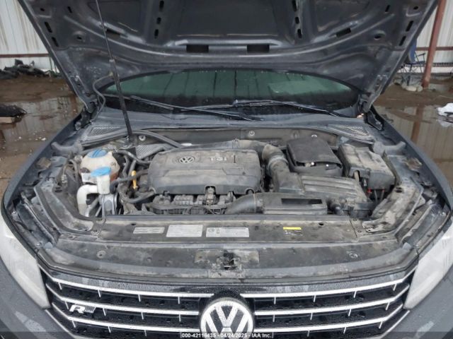 1VWDT7A31HC080524 Volkswagen Passat 1.8t R-line