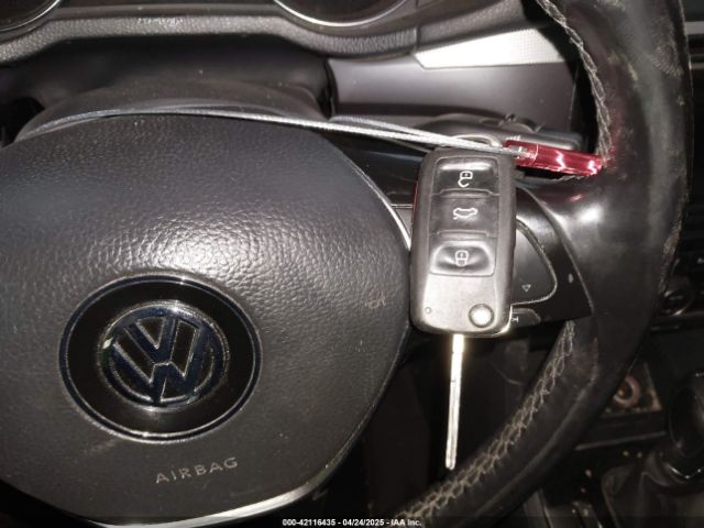 1VWDT7A31HC080524 Volkswagen Passat 1.8t R-line