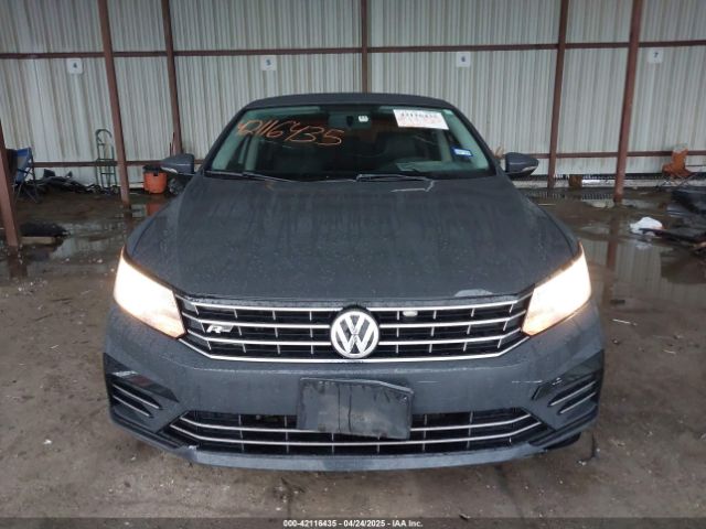 1VWDT7A31HC080524 Volkswagen Passat 1.8t R-line
