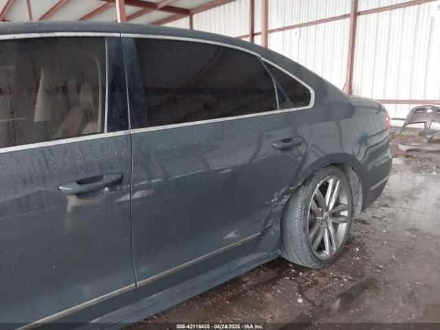 1VWDT7A31HC080524 Volkswagen Passat 1.8t R-line