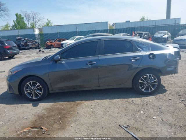 3KPF24AD8RE762302 KIA Forte Lxs