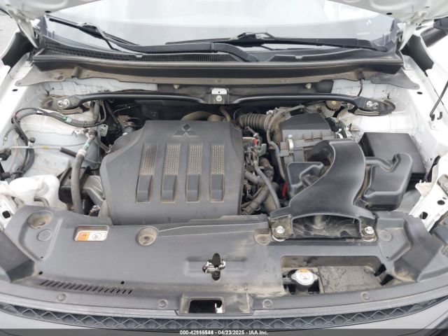JA4AT4AA0JZ058949 Mitsubishi Eclipse Cross Le