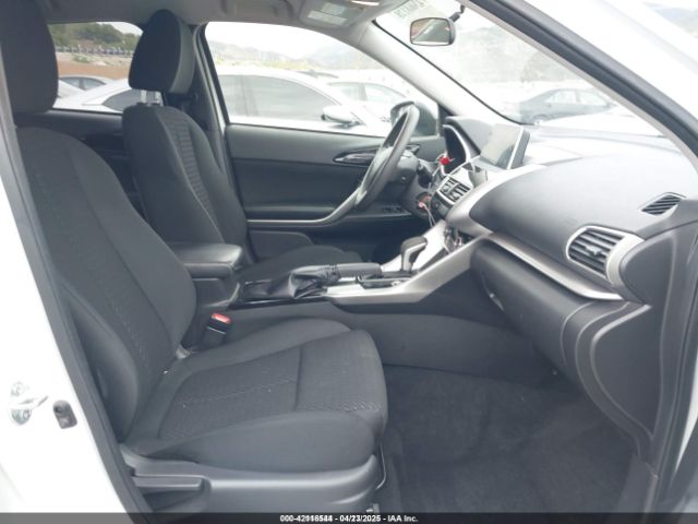 JA4AT4AA0JZ058949 Mitsubishi Eclipse Cross Le