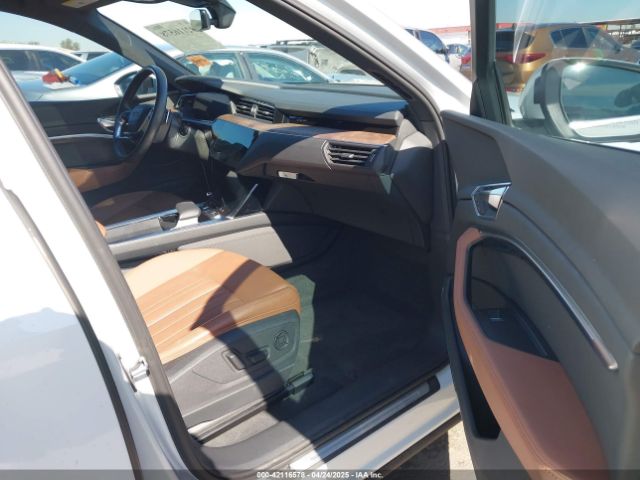 WA1LAAGE6MB002079 Audi E-tron Premium Plus Quattro