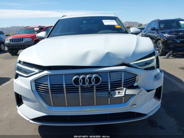 WA1LAAGE6MB002079 Audi E-tron Premium Plus Quattro