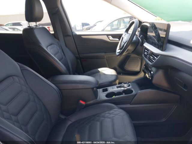 1FMCU9JA5RUA93063 Ford Escape Platinum
