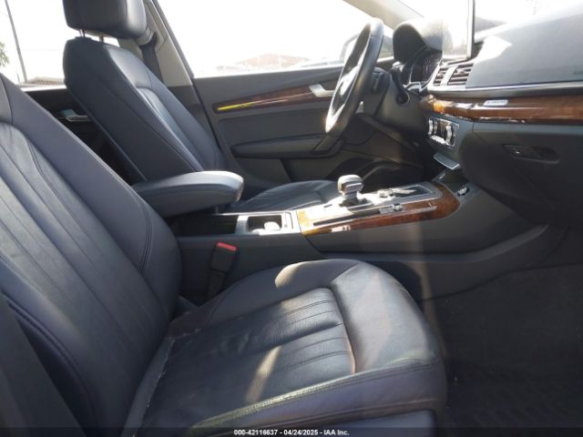 WA1ANAFY1J2003708 Audi Q5 2.0t Premium/2.0t Tech Premium
