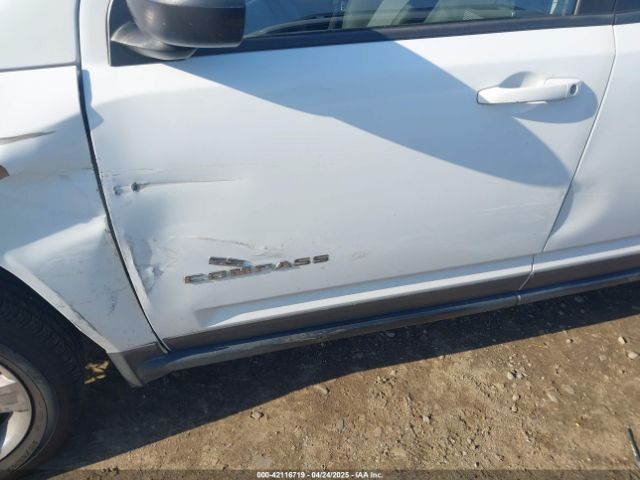 1C4NJCBA1GD568996 Jeep Compass Sport