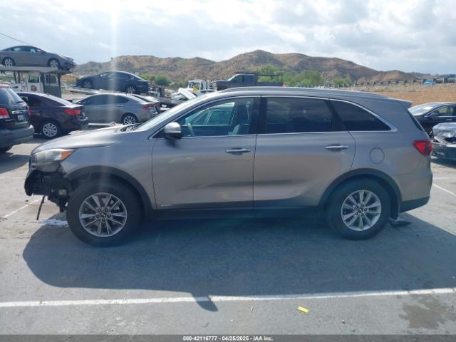 5XYPGDA31KG437240 KIA Sorento 2.4l Lx