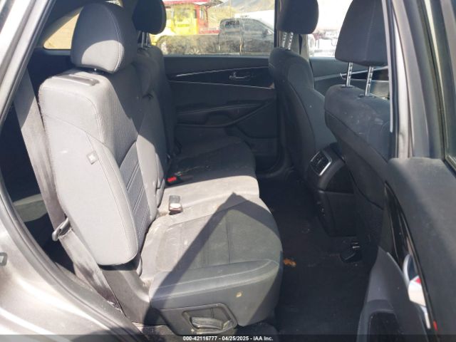 5XYPGDA31KG437240 KIA Sorento 2.4l Lx