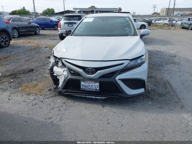 4T1T11BK7NU060416 Toyota Camry Se Awd