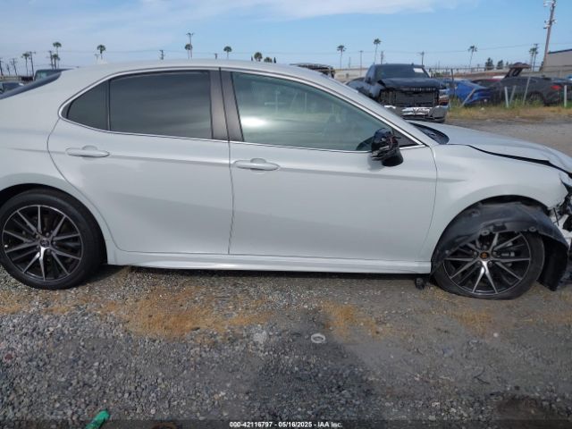4T1T11BK7NU060416 Toyota Camry Se Awd