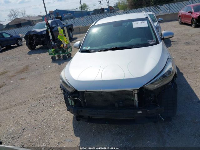 KM8J3CA49HU415672 Hyundai TUCSON SE