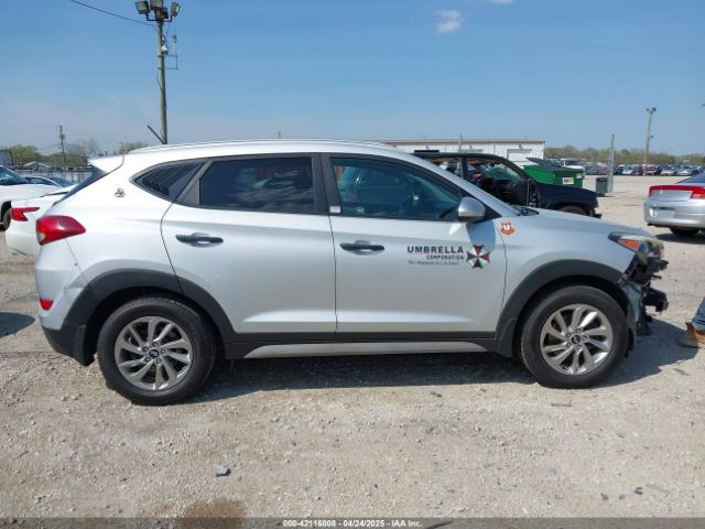 KM8J3CA49HU415672 Hyundai TUCSON SE