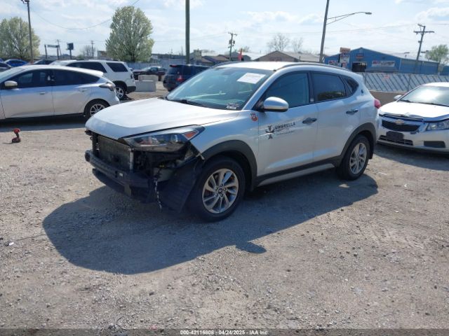 KM8J3CA49HU415672 Hyundai TUCSON SE