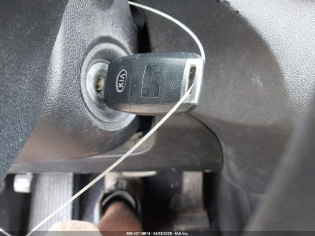 5XYPG4A30HG233327 KIA Sorento 2.4l Lx